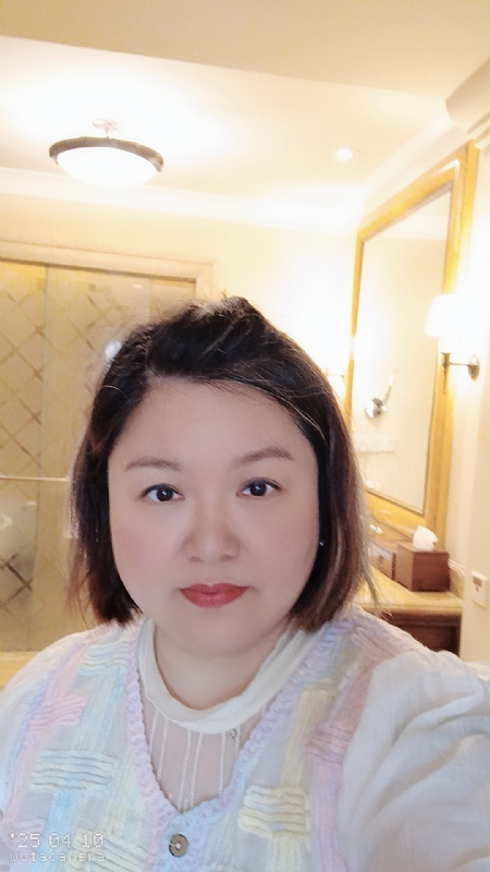 衎静玲瓏的第二张照片--武汉相亲服务中心