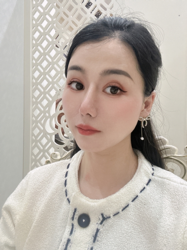金莉的第一张照片--武汉相亲服务中心