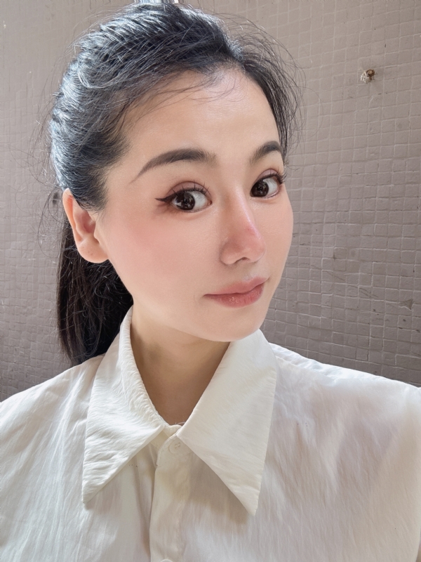 金莉的第二张照片--武汉相亲服务中心