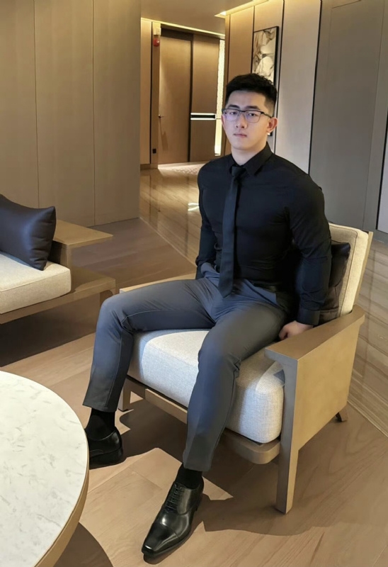 李寒外改英文可家的第一张照片--武汉相亲服务中心