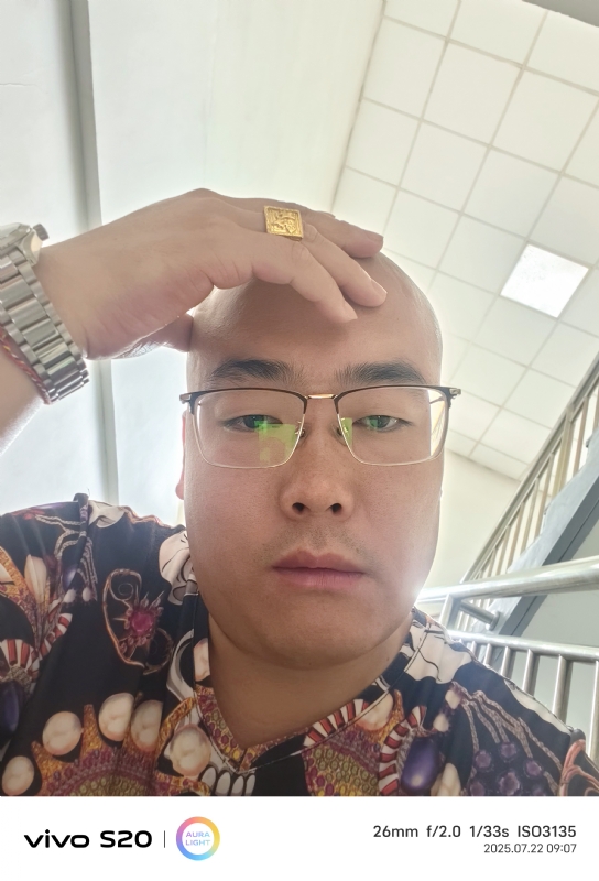 一生诺言的第五张照片--武汉相亲服务中心
