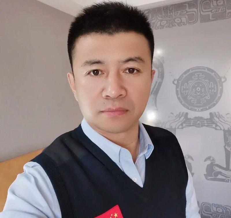 生在红旗下的第二张照片--武汉相亲服务中心