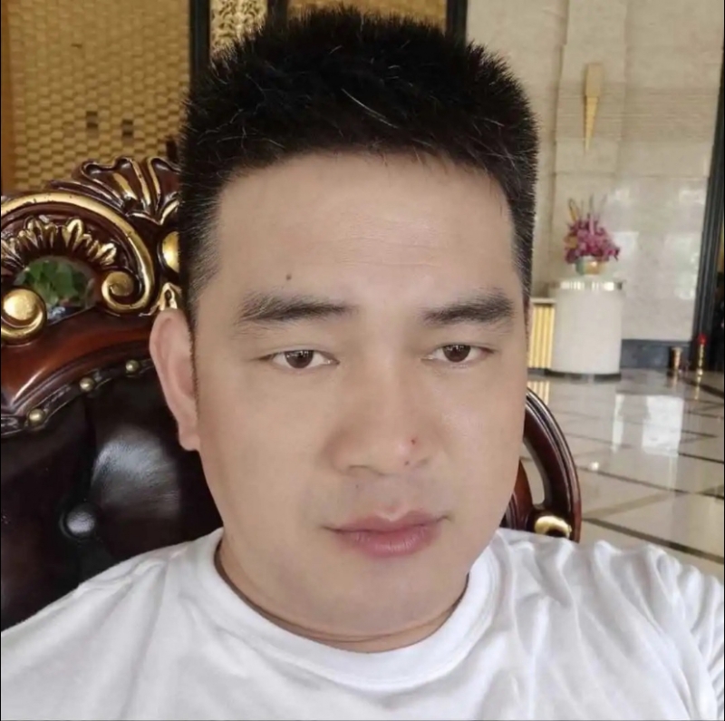 随风的第一张照片--武汉相亲服务中心