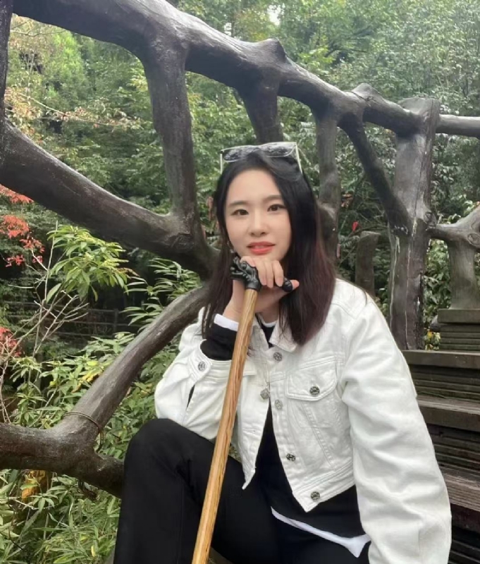 琪琪的第一张照片--武汉相亲服务中心