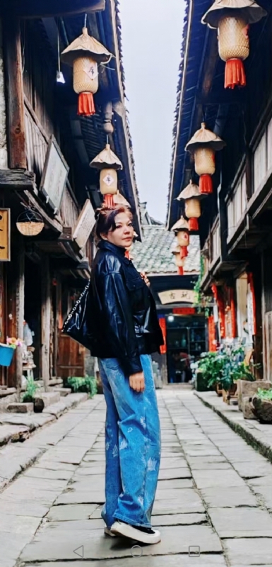 宛霞的第五张照片--武汉相亲服务中心