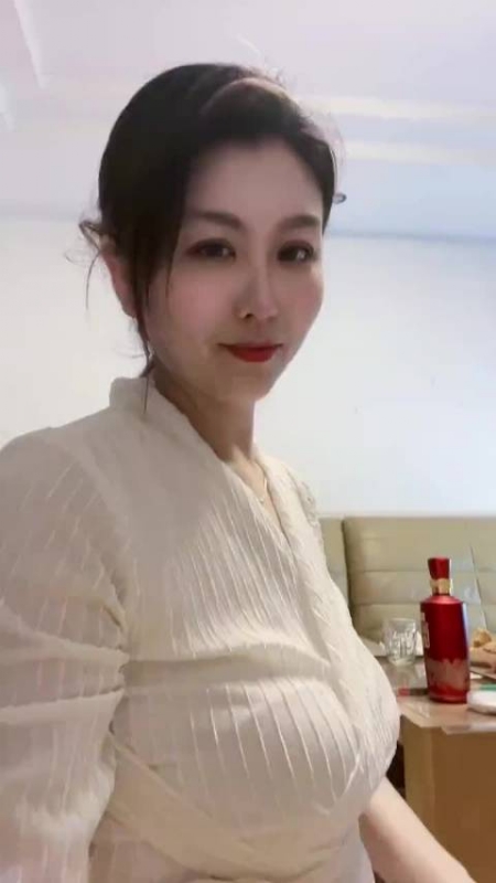 钕钕的第一张照片--武汉相亲服务中心