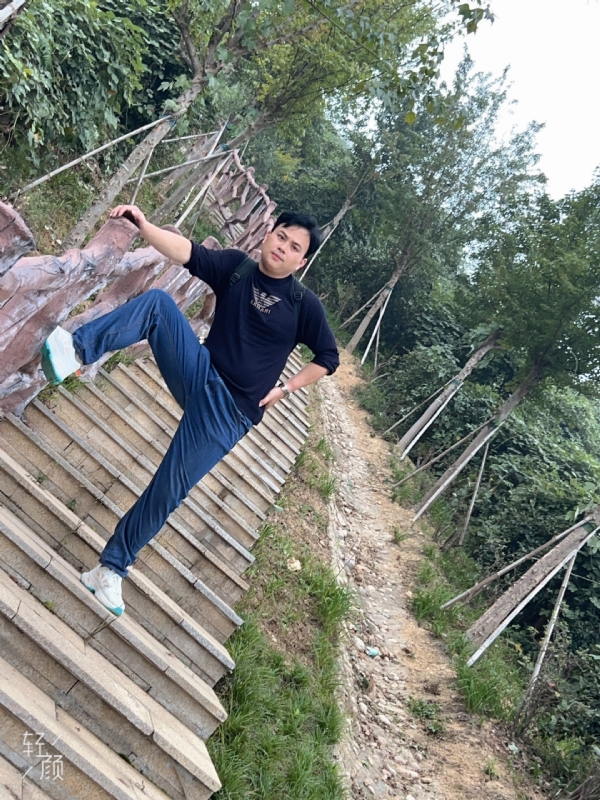 择一人白头偕老的第二张照片--武汉相亲服务中心