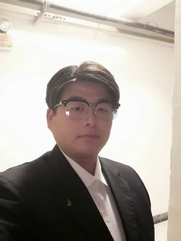 孤独一人的第一张照片--武汉相亲服务中心