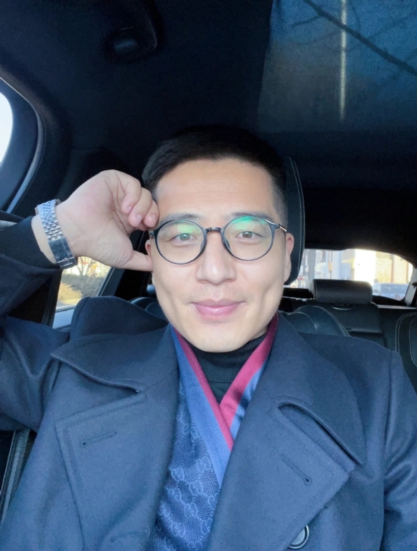 只为与你相遇的第二张照片--武汉相亲服务中心