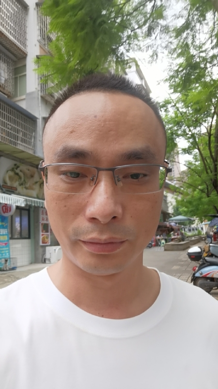 孤狼的第一张照片--武汉相亲服务中心