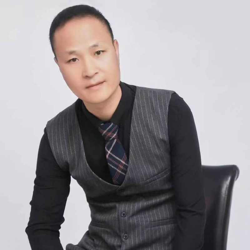 子昂的第四张照片--武汉相亲服务中心