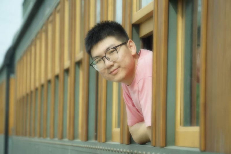 锦瑟无端五十弦的第一张照片--武汉相亲服务中心