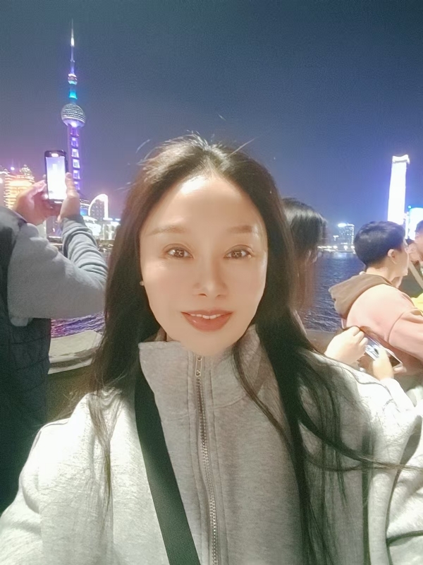 宁倩的第二张照片--武汉相亲服务中心