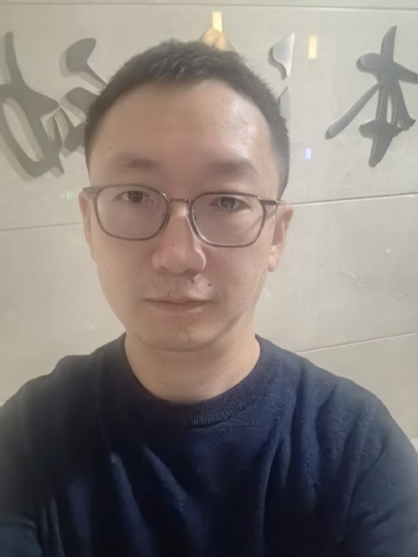 月亮的第一张照片--武汉相亲服务中心